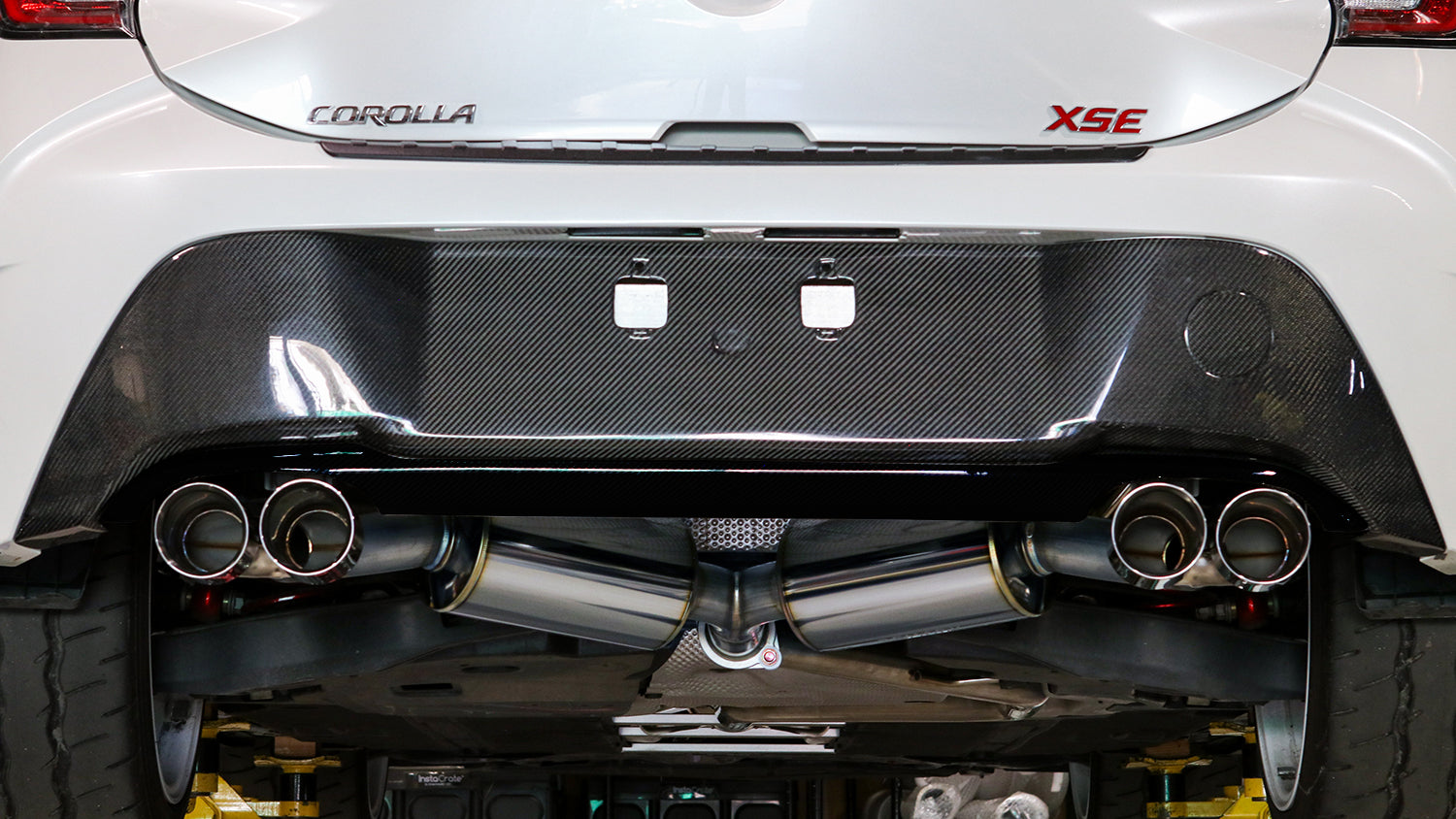 R.M.K CARBON REAR BUMPER CENTER SECTION - TOYOTA COROLLA HB [2018+]